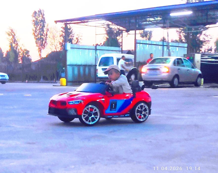 Батут BATUT 4 OY ISHLAGAN 7/14 KATTA RAZMER ikkita motor va avto kompl