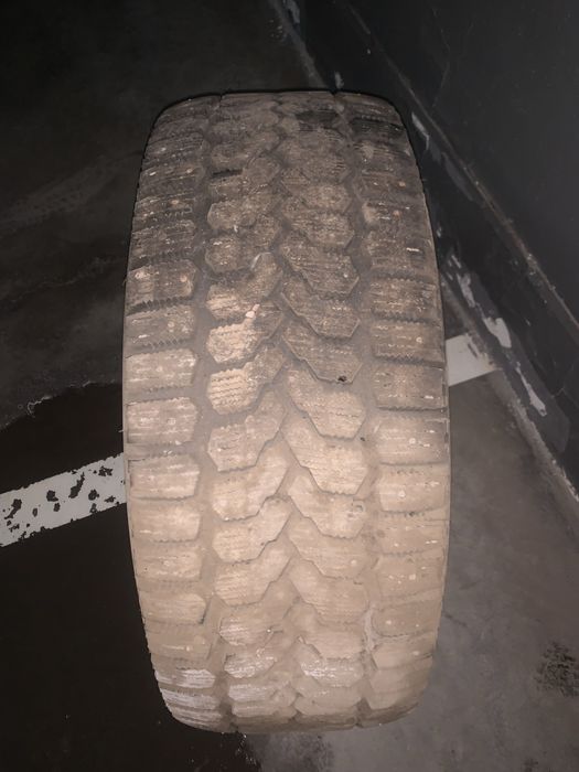 Продам одну зимнюю шину 275/60/18 yokohama