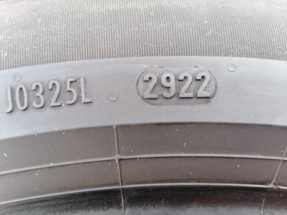 2 бр. Pirelli 215/55R17 DOT 2922