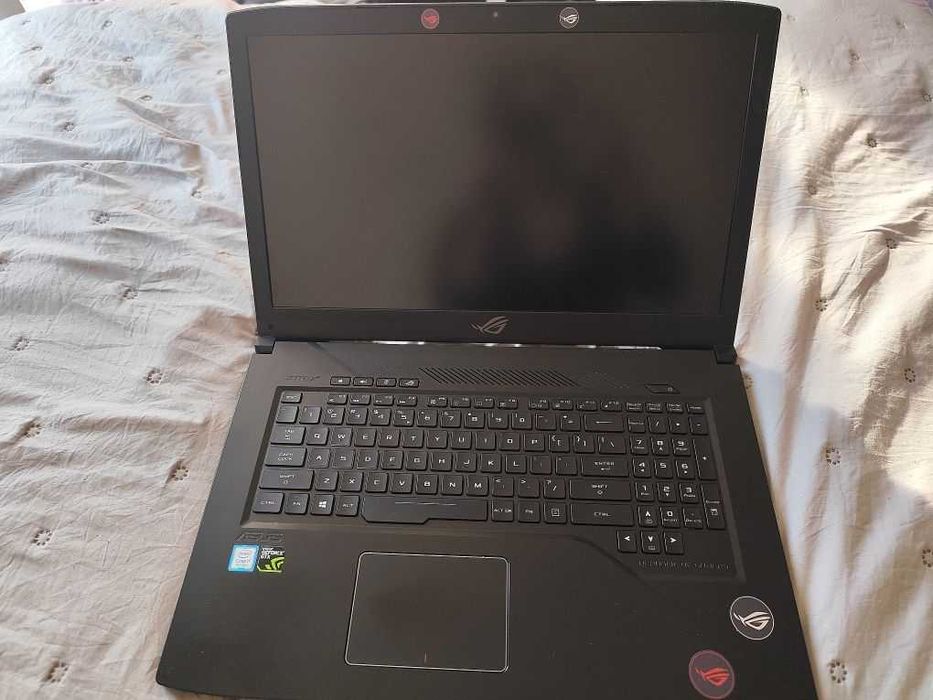 Laptop Gaming Asus Rog Strix 17" i7-8750H 16GB RAM GTX 1050Ti 256GB