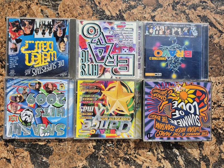 Vand Lot 20 CD cu muzică usoara mixta straina artisti  internationalii