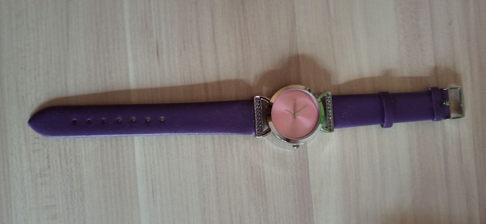 Два дамски часовника на Avon