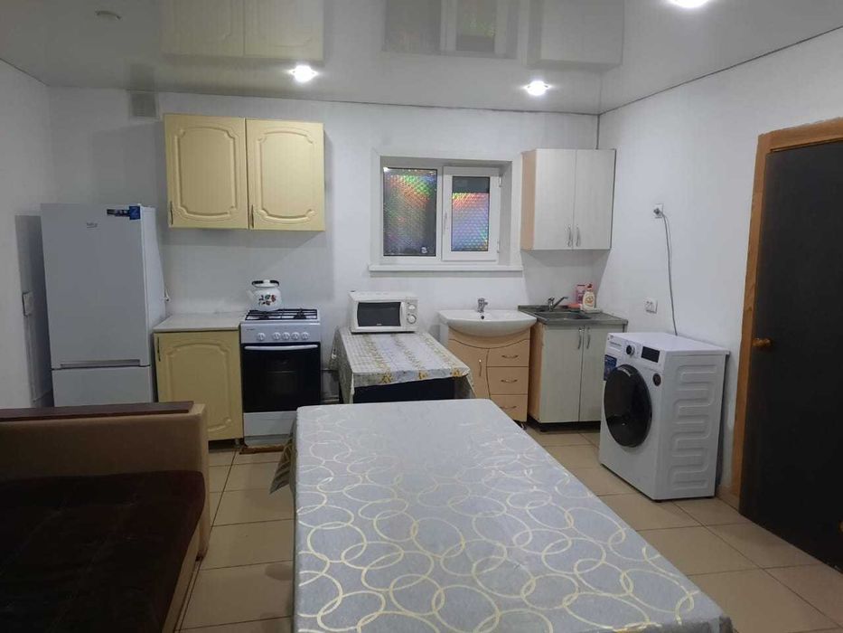 2-х этажный небольшой коттедж  недалеко от центра