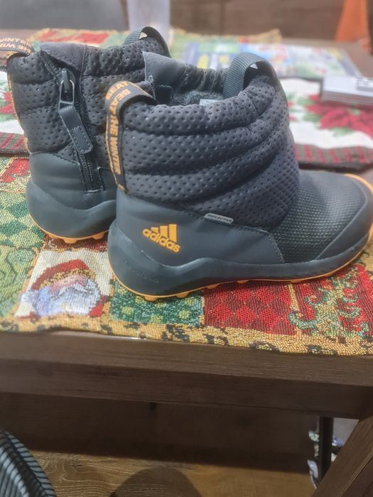Детски зимни боти адидас