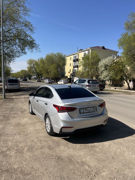 Продам машинау Хендай акцент