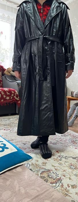 Женский кожаный плащ