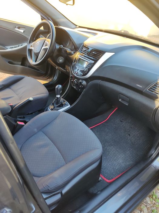 Автомобиль Hyundai  солярис