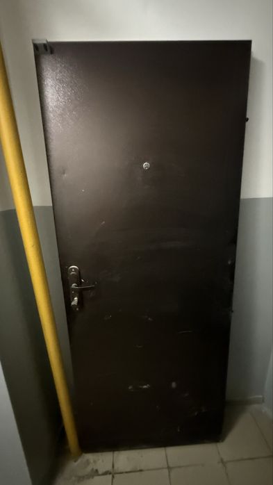 Входная дверь.