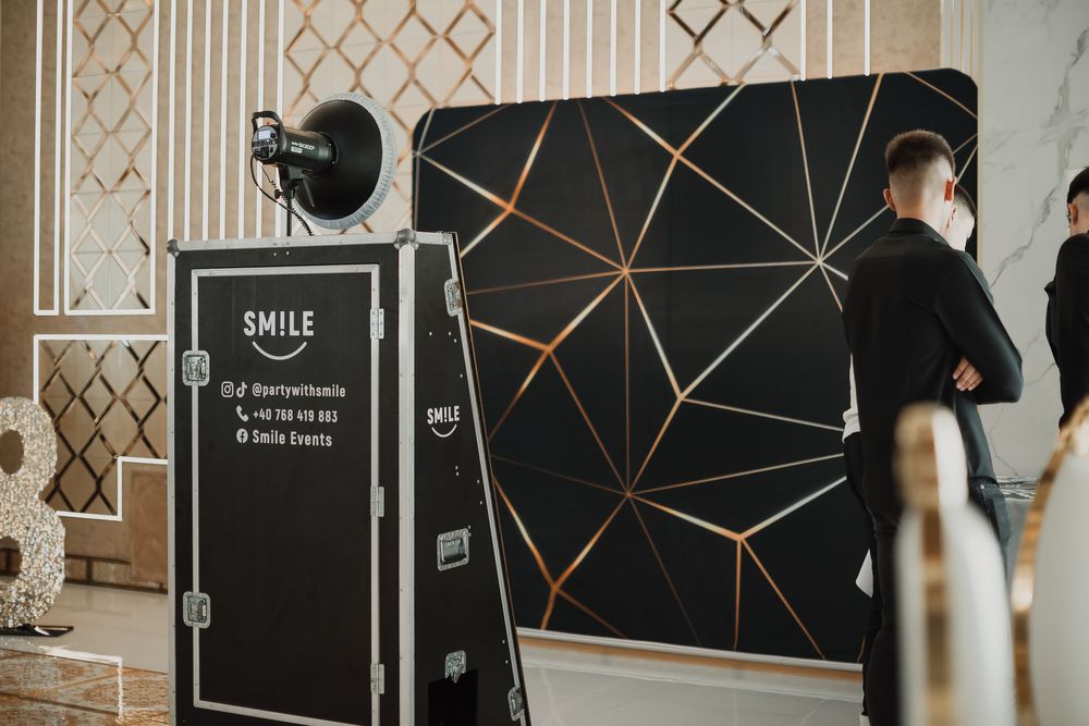 Cabina Foto / Oglinda Magică – Nuntă | Botez | Majorat | Party