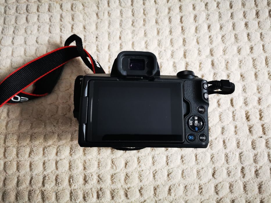 Vând canon eos m50 Mark ii+ 2 obiective