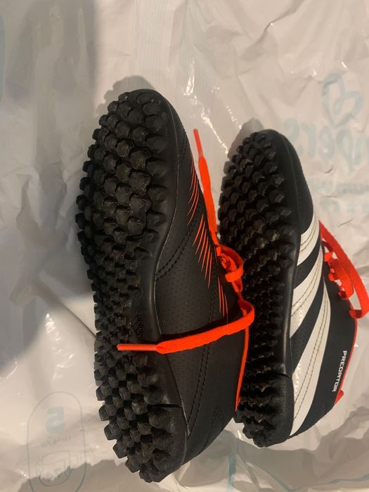 Ghete Fotbal Adidas Predator