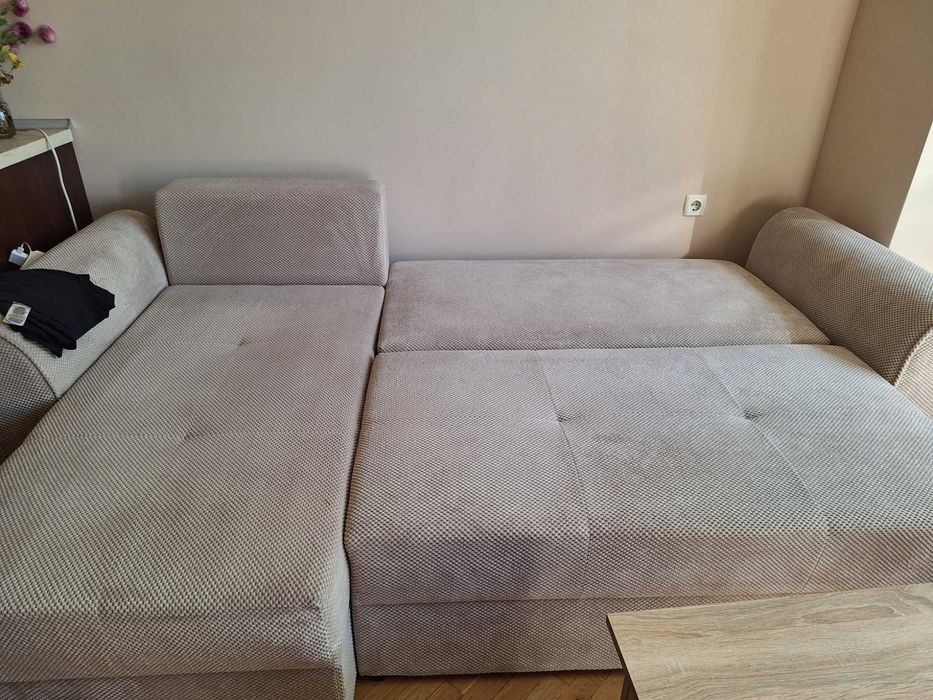 Продавам диван ъглов нов