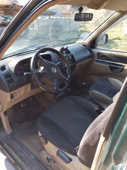 Vând Nissan Terrano