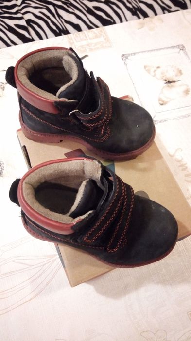 Продавам зимни боти за момче