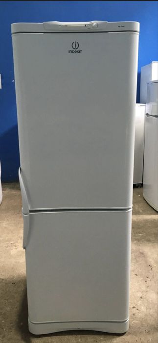 Холодильник Indesit