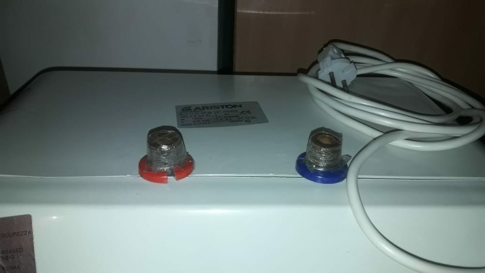 Водонагреватель Ariston - titan 30 литров