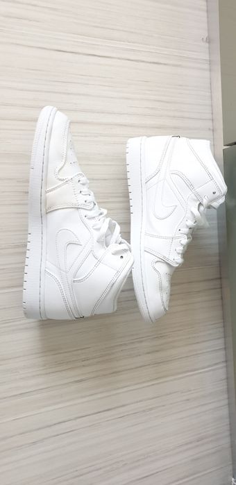 Nike Air Jordan1 Retro Tripple White / 43/27.5 UK 8.5 US 9.5 ОРИГИНАЛ!