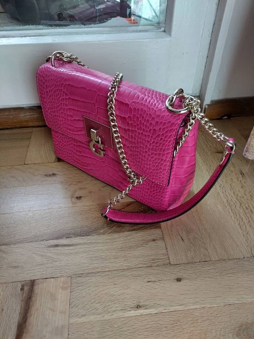 Дамска чанта Guess