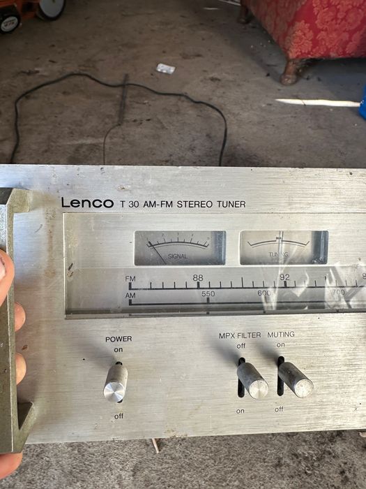Vând Radio lenco T30 funcțional.