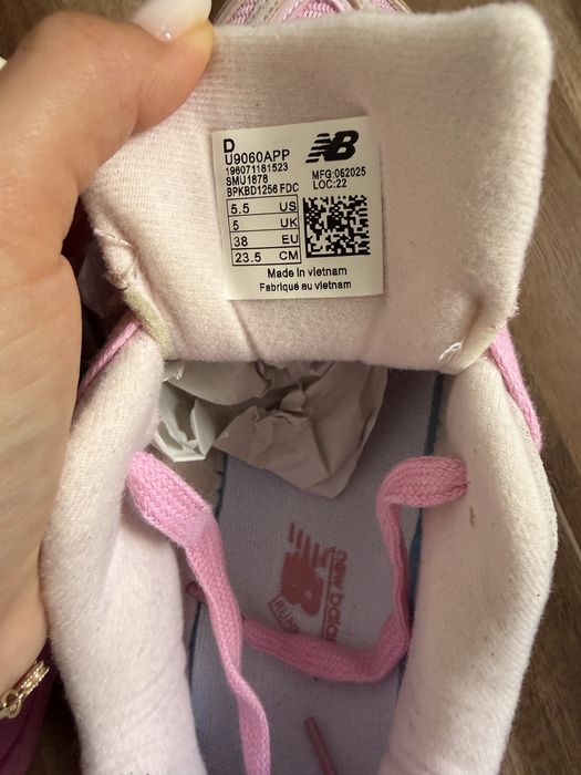 New Balance 9060 roz