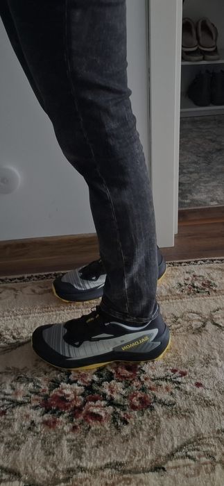 Adidași de alergare Salomon Genesis
