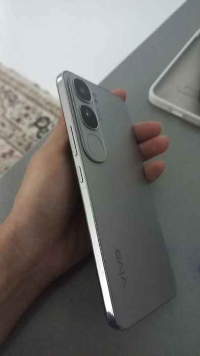 Vivo v40 lite сатылады