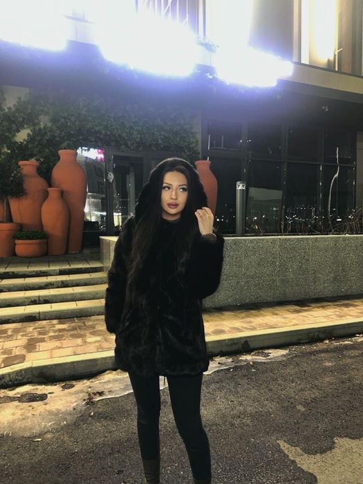 Продаю шубу, с капюшоном, размер 42-44