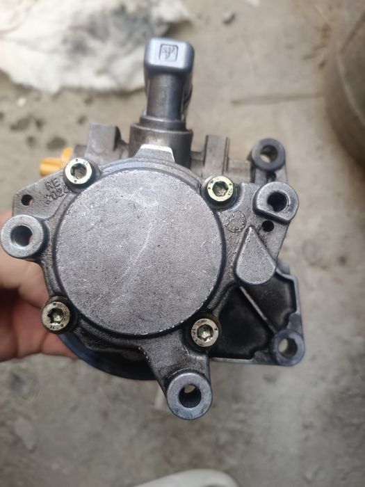ГУР насос на mercedes 210 двигатель 112
