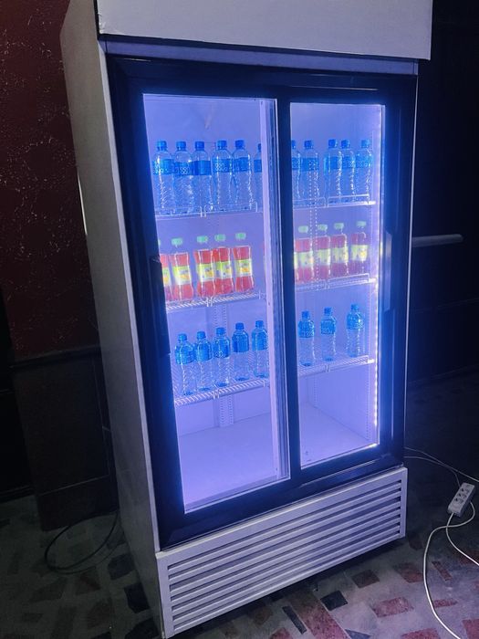 Витринный холодильник витрина