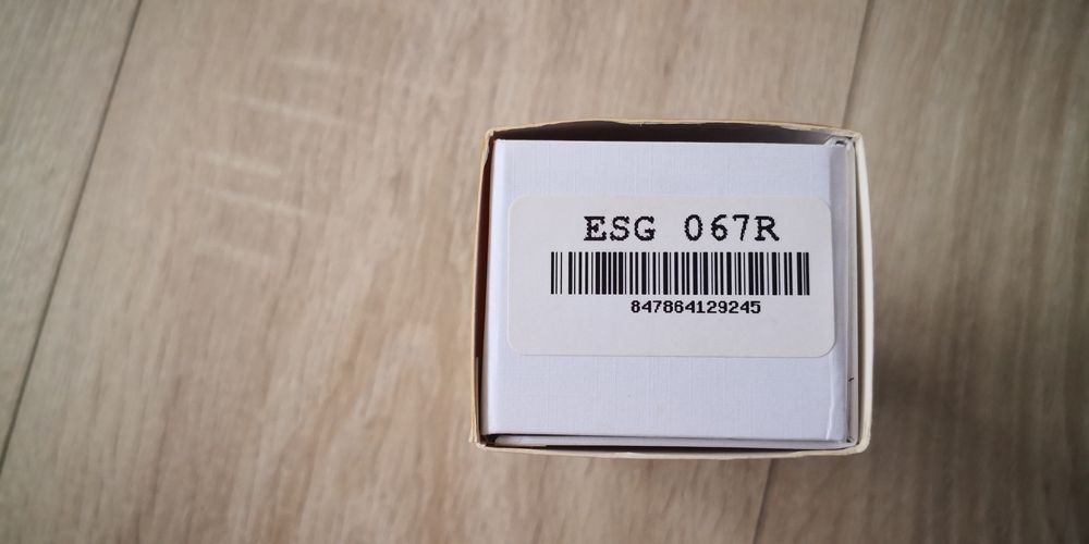 Ochelari de soare Earth, unisex cu ramă de lemn.