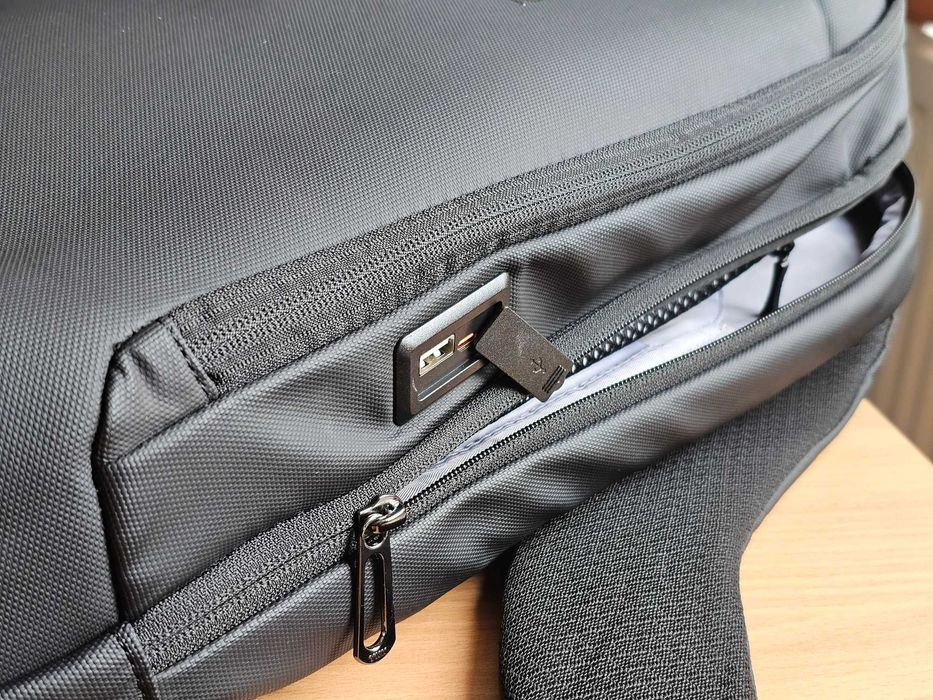 Rucsac Mark Ryden compatibil cu laptop 15.6" și tabletă 11"