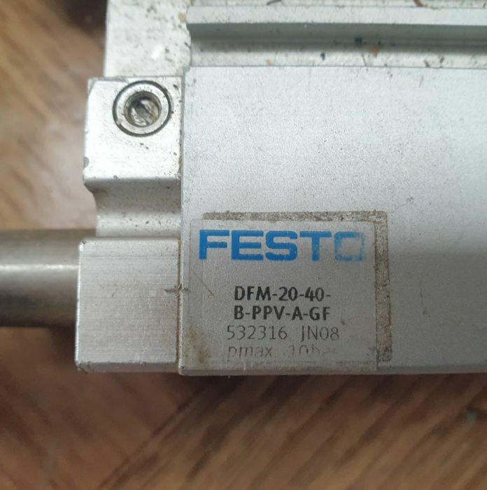 piston pneumatic Festo