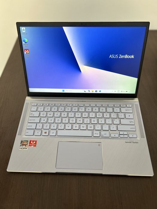 Laptop ASUS ZenBook 14  Predare personală în GALAȚI