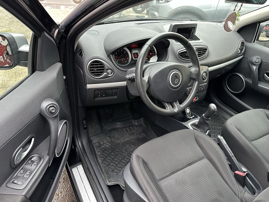 Renault Clio, 2011, 1.2 benzină, Navi, Climatronic, Editie aniversară