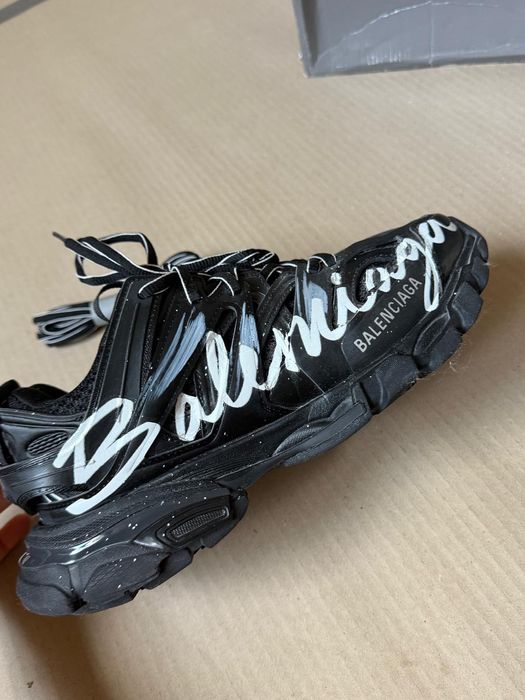 Balenciaga track 39