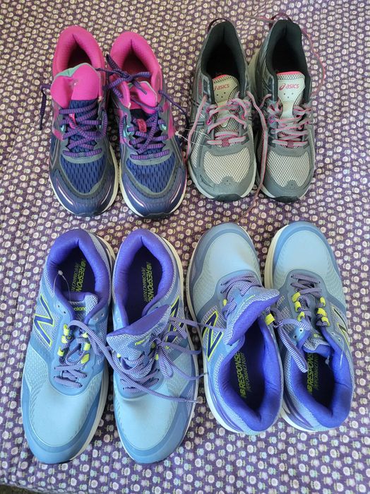 Adidasi pentru femei , noi , pret 250 lei fiecare pereche