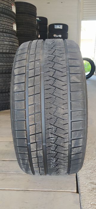 295/35R21 Triangle PL02