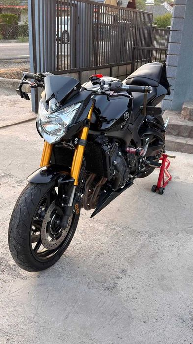 Yamaha FZ8 ABS.
