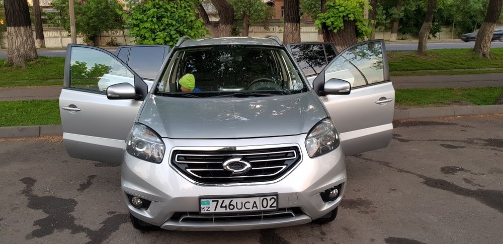 Продам машину Корейский кроссовер