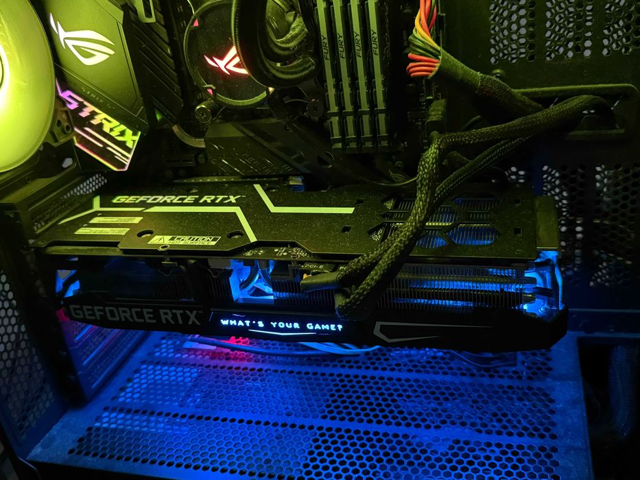 Vand placa video RTX 3080 10GB