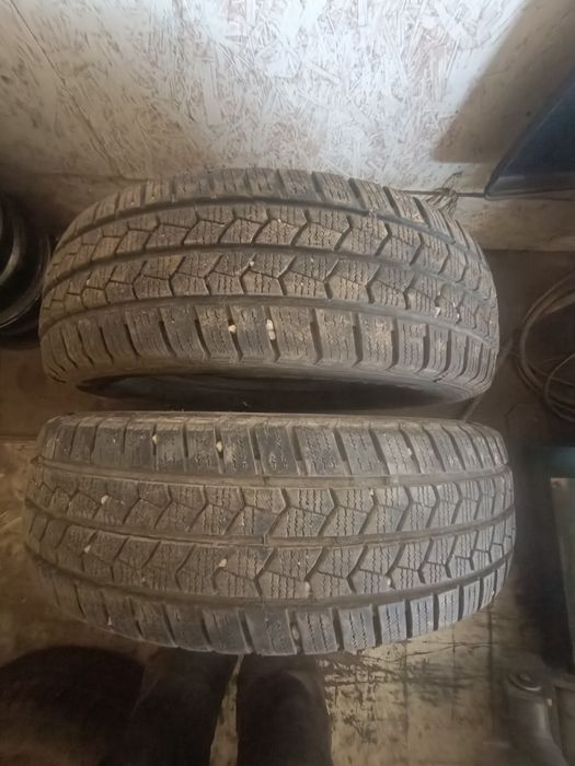 Продам резину 215/75/16С зима