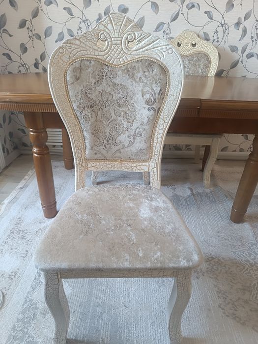 Стол стулья хорошего качества