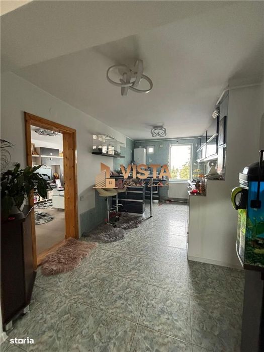 Apartament 4 camere, 2 bai, etaj 34, decomandat, cartier Tractorul — fotografia 3