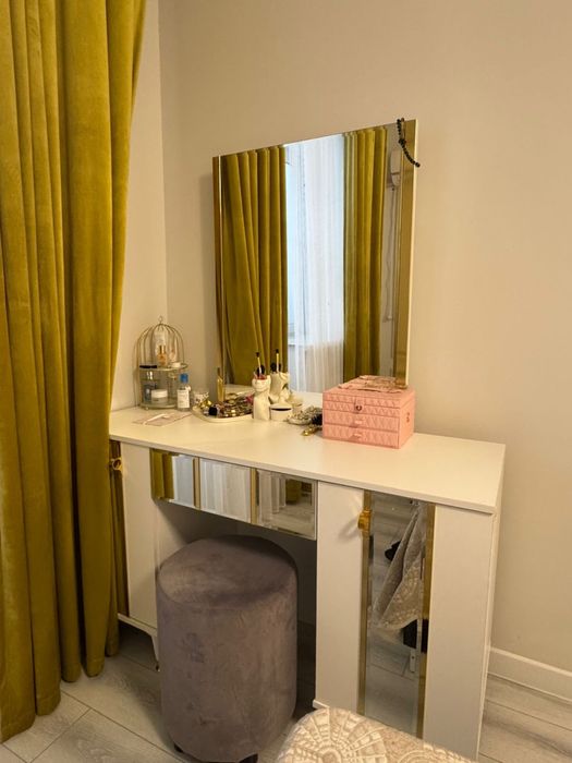 Продаётся спальный гарнитур