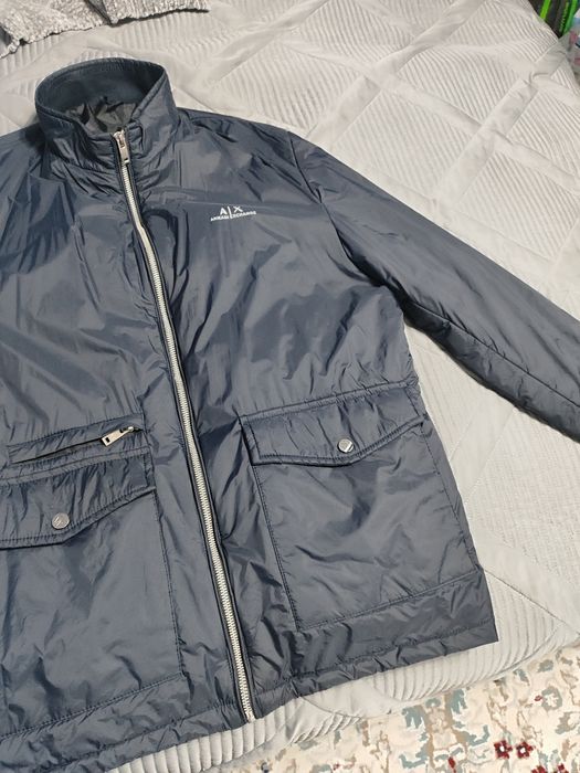 Продам ветровку почти новая