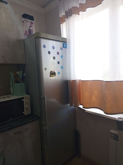 Холодильник Б/у рабочие даром заберите