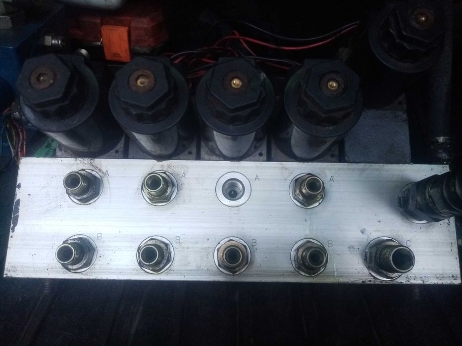 Гидрораспределитель на автовышку.