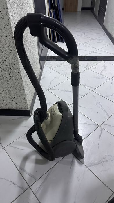 Пылесос Philips, проводной