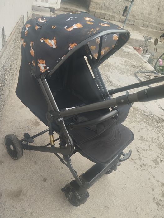 Коляска сотилади