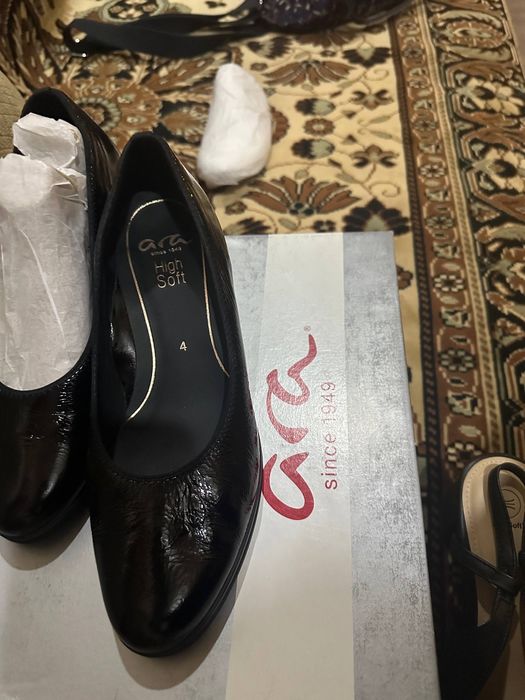 Продается женская обувь